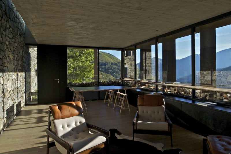 Extension of a Barn - Lesponne, France