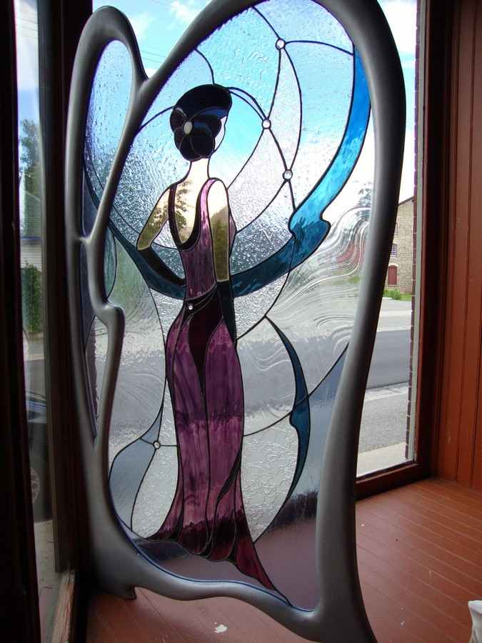 Designed in collaboration with artist Wendy Ross