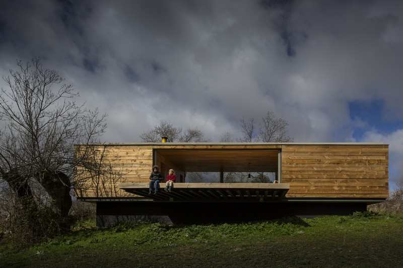 Casa B - dressed in yellow - Segovia Spain