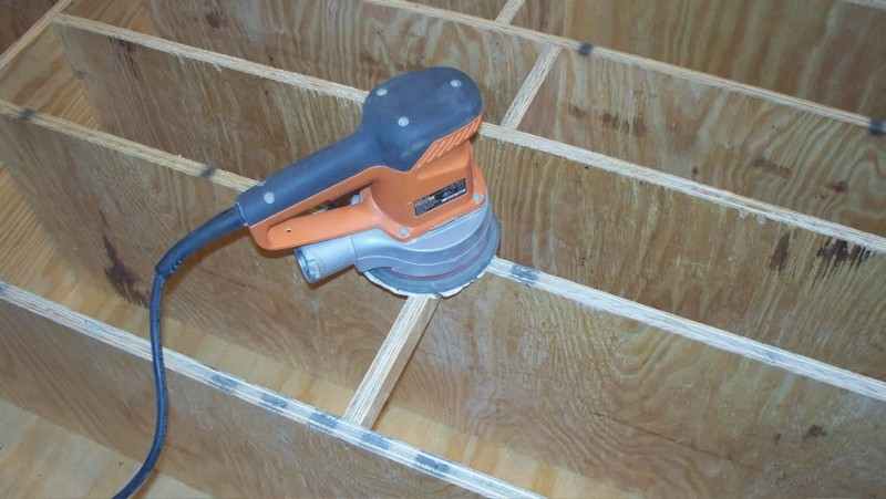 DIY Canned Food Cabinet - Sharpening the corners