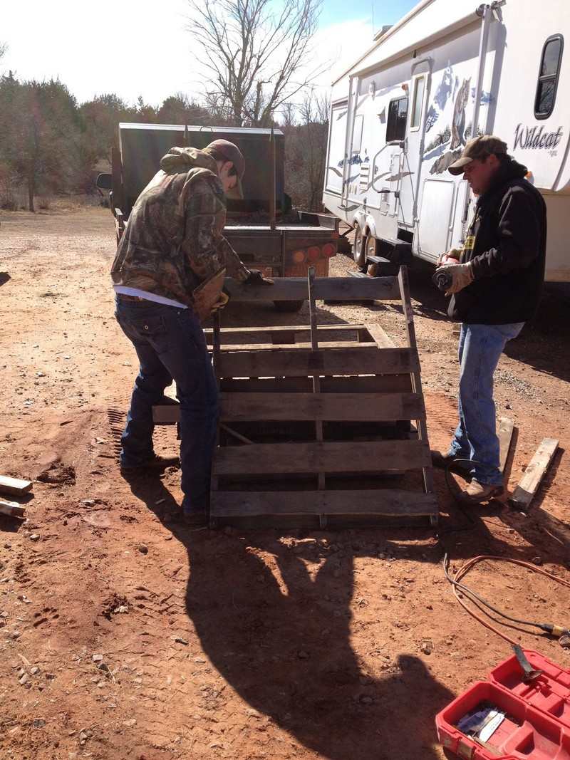 DIY Pallet Flooring - Pallets needed