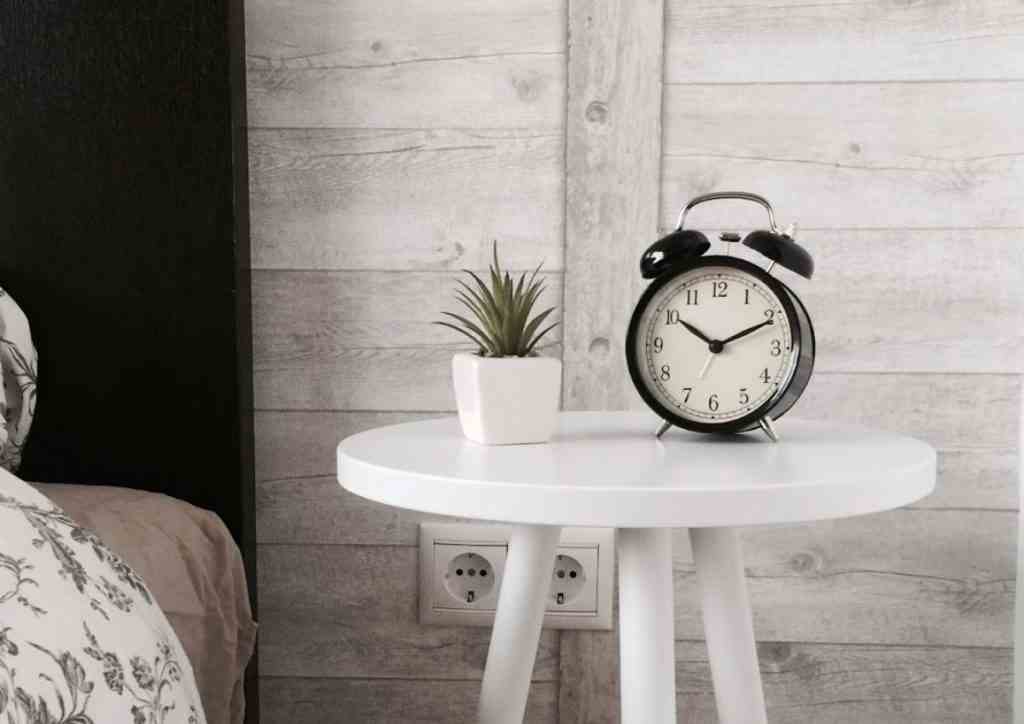 Bedroom Makeover on a Budget